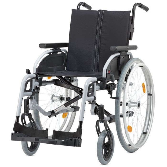 Fauteuil roulant léger sans dossier, largeur d’assise 38 cm
Charge maximale: 125 kg, pliable Fauteuil roulant léger sans dossier, largeur d’assise 38 cm
Charge maximale: 125 kg, pliable